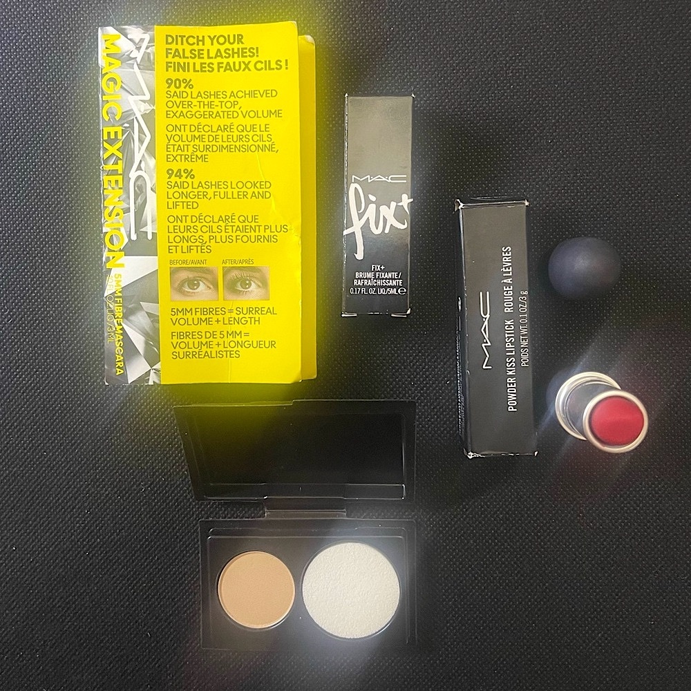 New MAC Cosmetic Bundle set‎